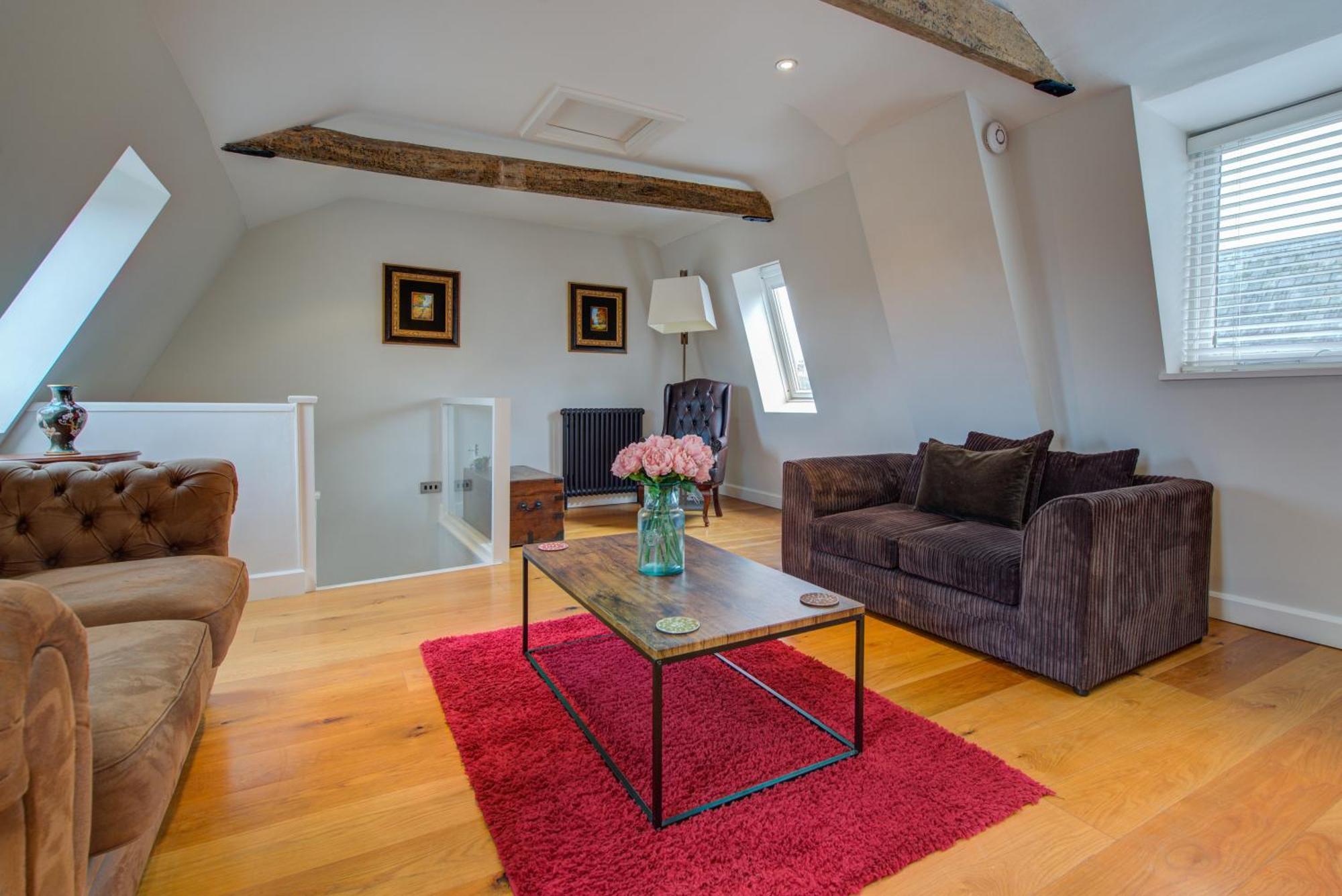 Stylish Townhouse, Work Desk, Fast Wi-Fi, Sleeps 6 סטמפורד מראה חיצוני תמונה
