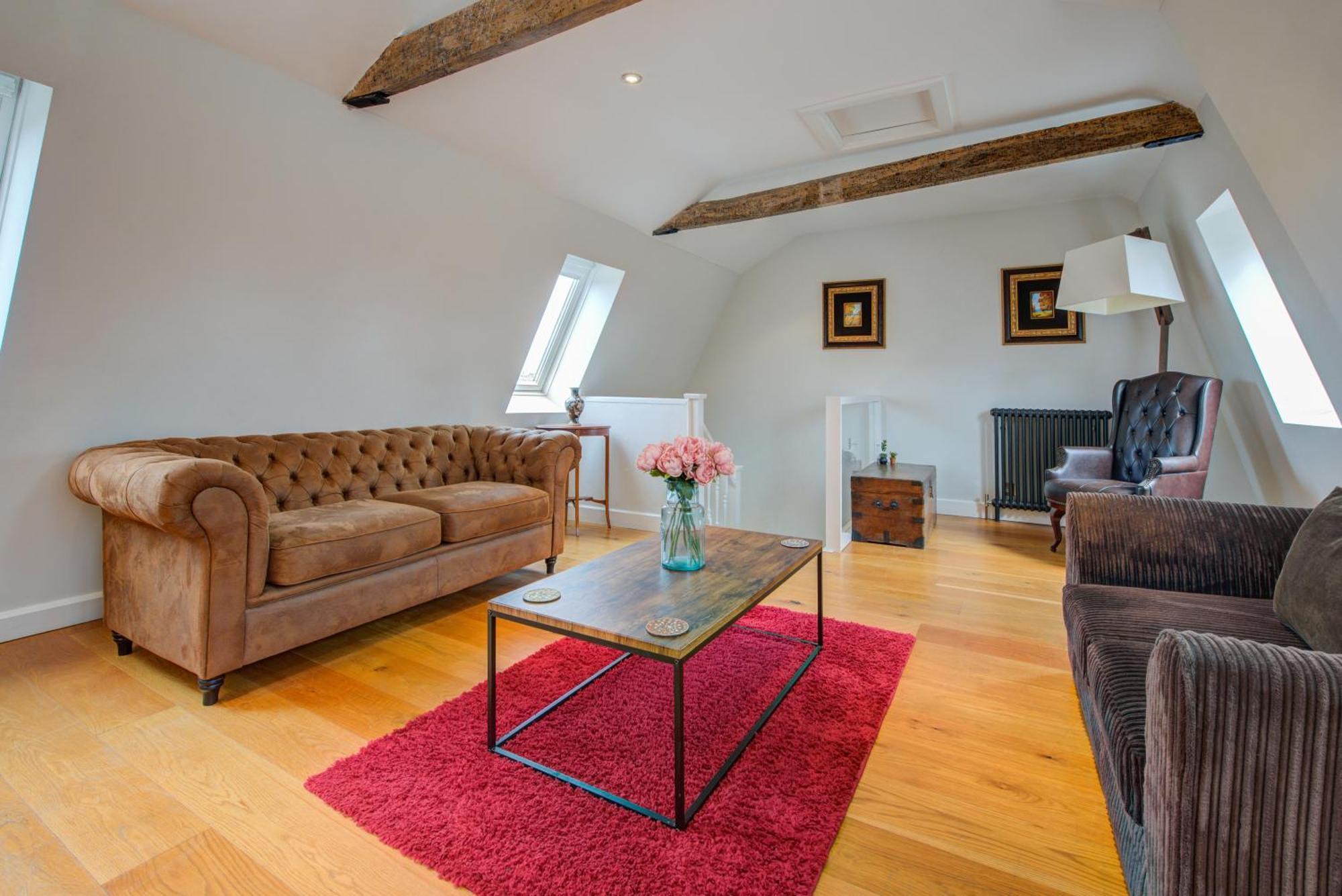 Stylish Townhouse, Work Desk, Fast Wi-Fi, Sleeps 6 סטמפורד מראה חיצוני תמונה