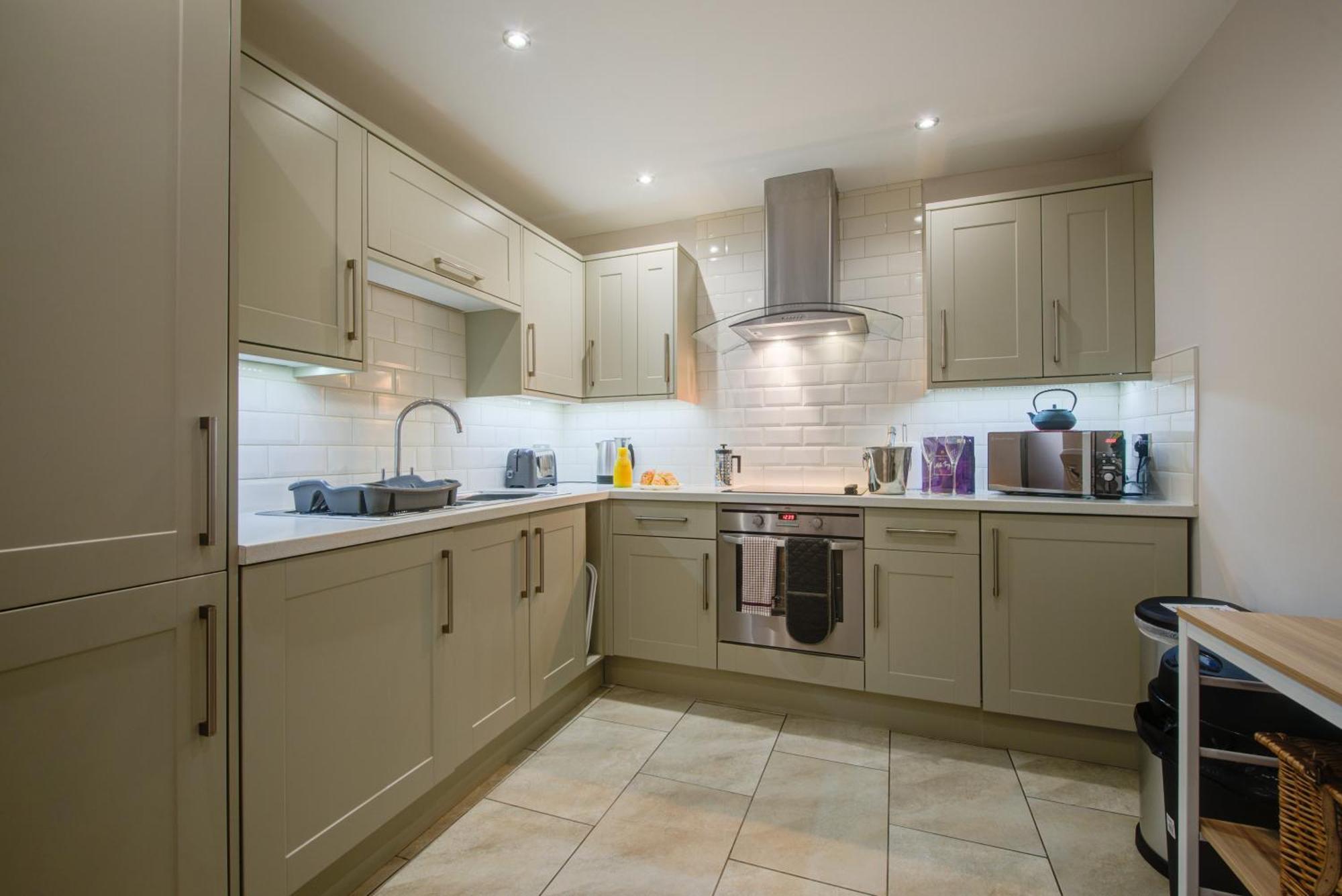 Stylish Townhouse, Work Desk, Fast Wi-Fi, Sleeps 6 סטמפורד מראה חיצוני תמונה
