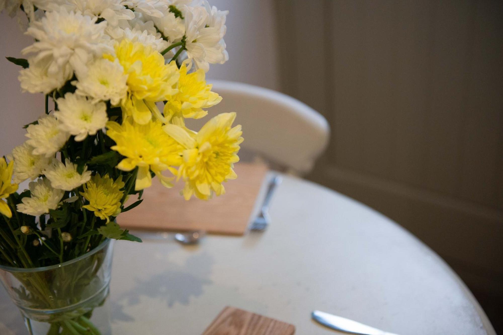 Stylish Townhouse, Work Desk, Fast Wi-Fi, Sleeps 6 סטמפורד מראה חיצוני תמונה