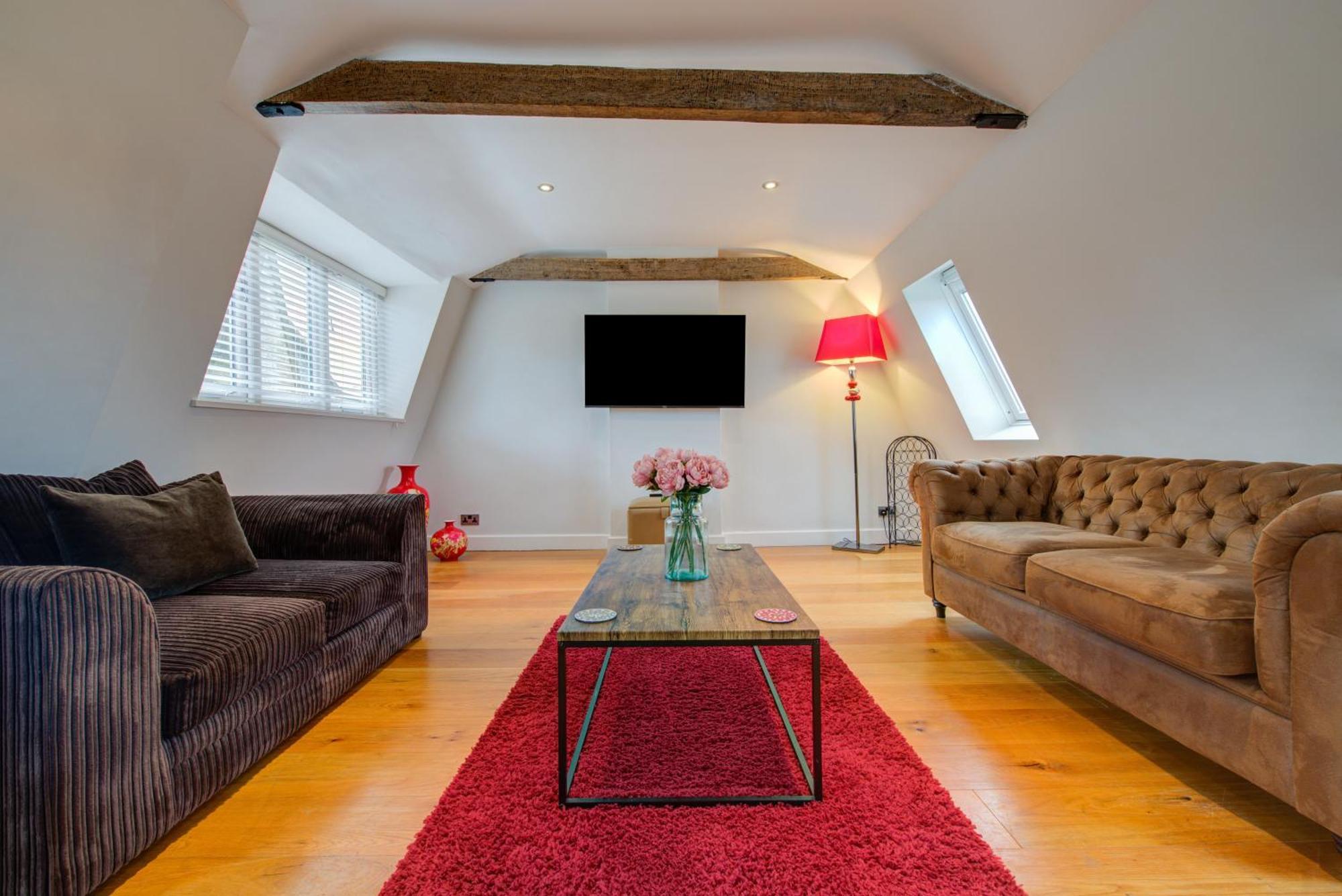 Stylish Townhouse, Work Desk, Fast Wi-Fi, Sleeps 6 סטמפורד מראה חיצוני תמונה